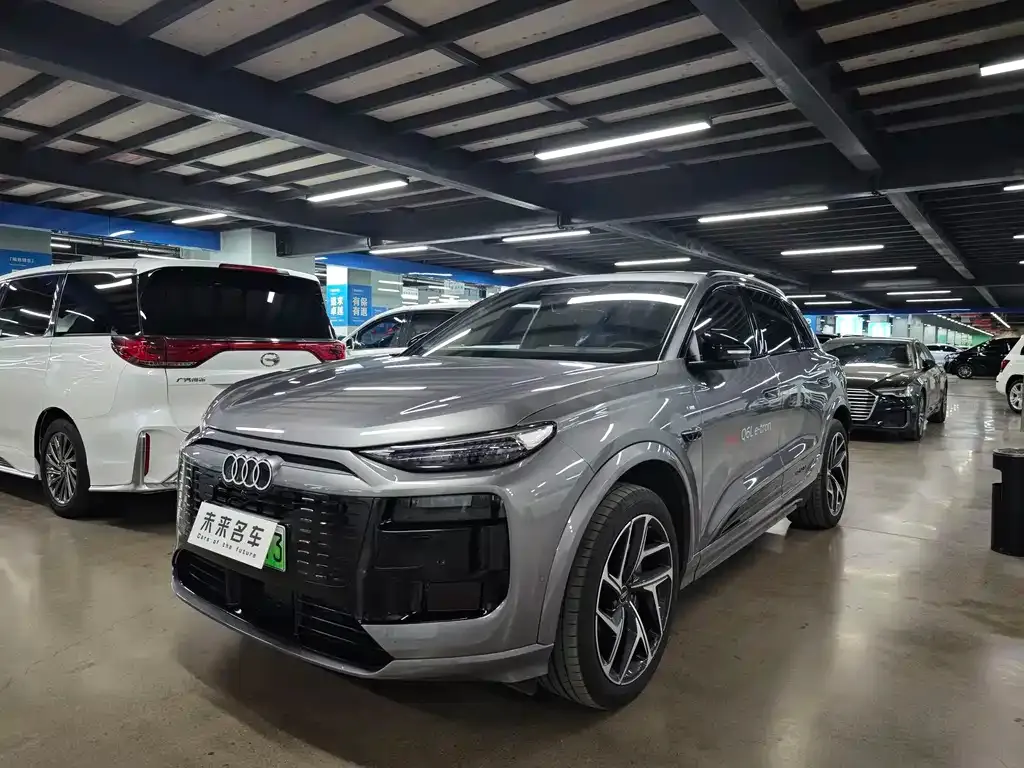 Audi Q6L e-tron — фото 1