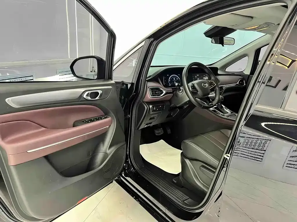 GAC Motor Trumpchi M6 — фото 9