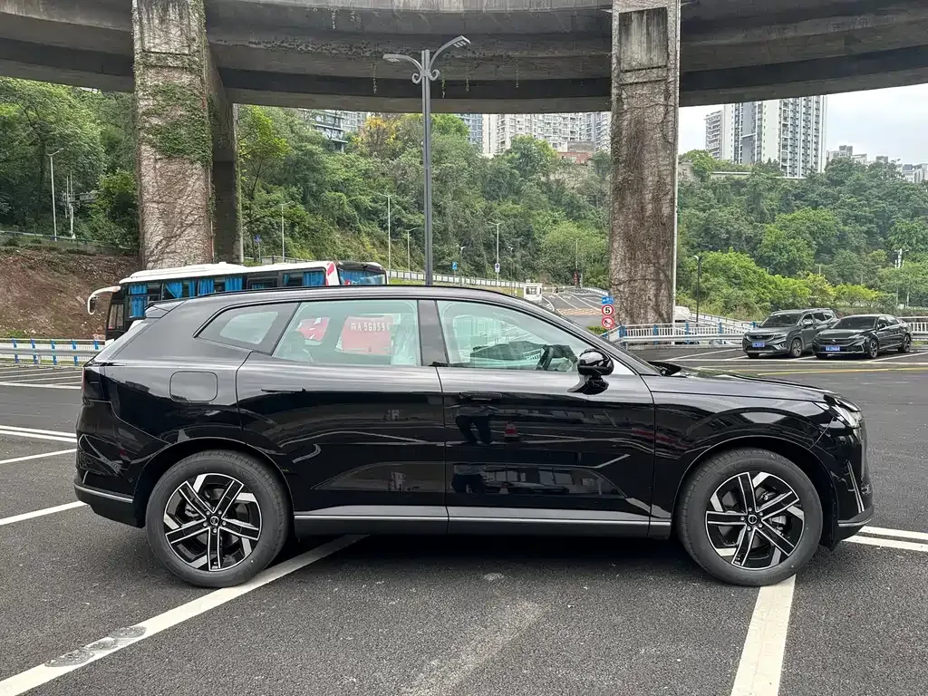 Volvo XC70 Plug-in Hybrid — фото 6