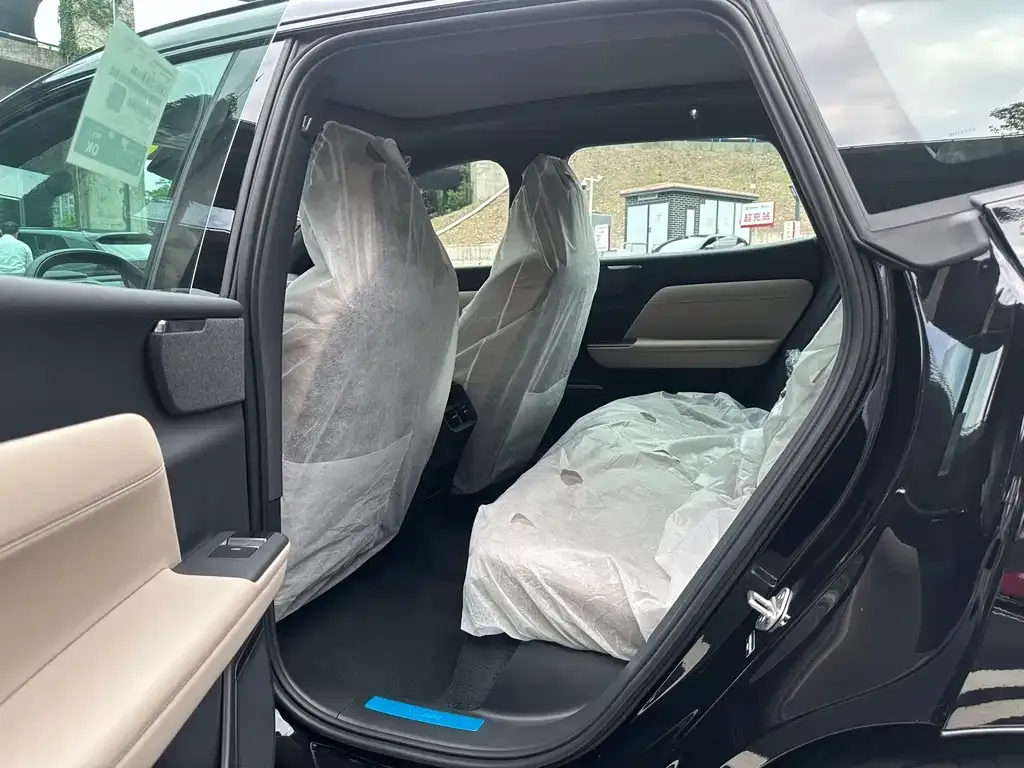 Volvo XC70 Plug-in Hybrid — фото 3