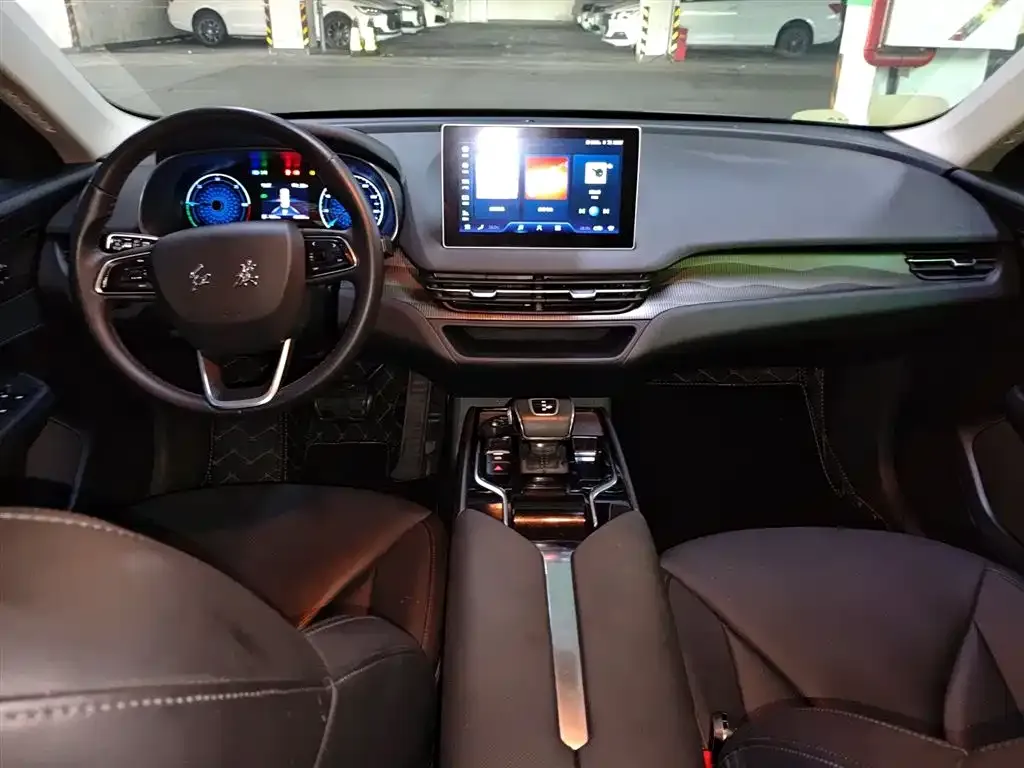 Hongqi E-QM5 — фото 3