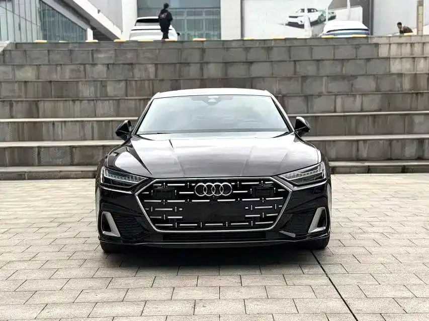 Audi A7L — фото 2