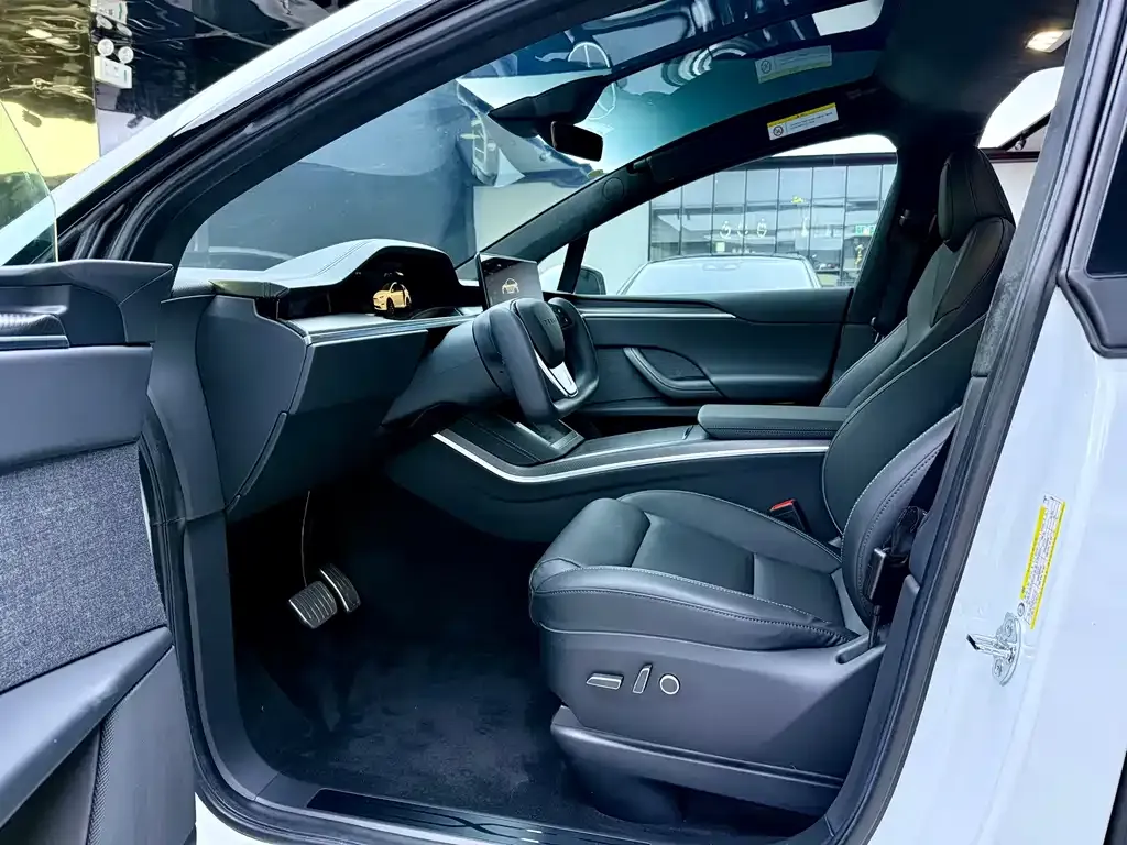 Tesla Model X — фото 3