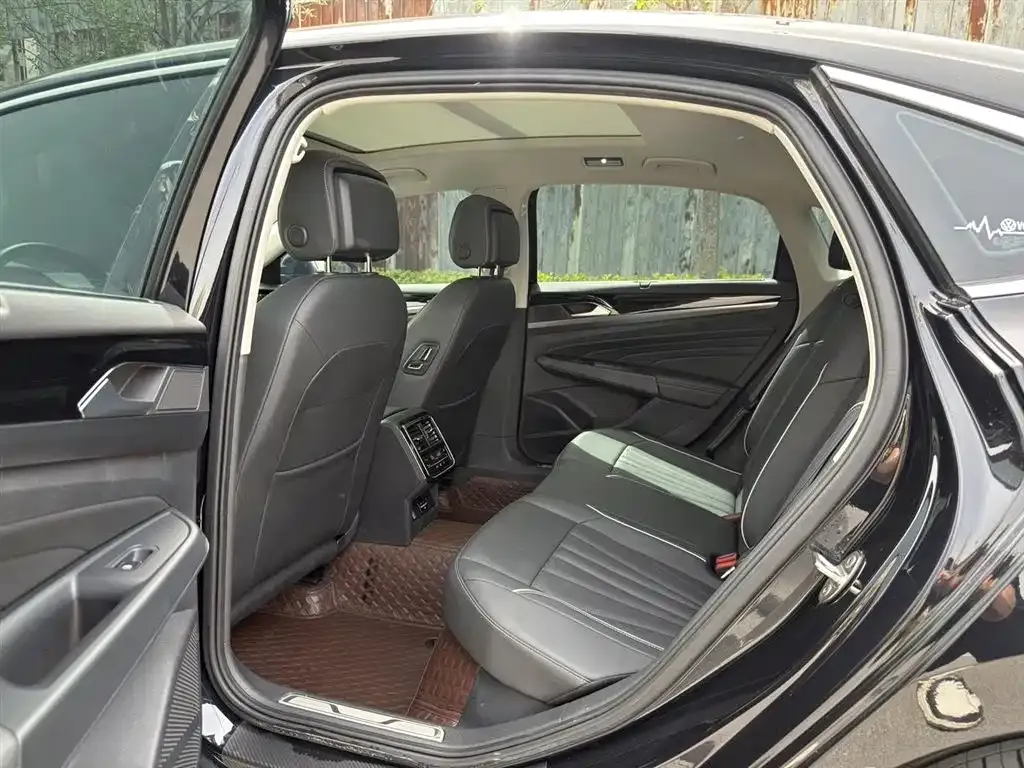 Volkswagen Passat — фото 9