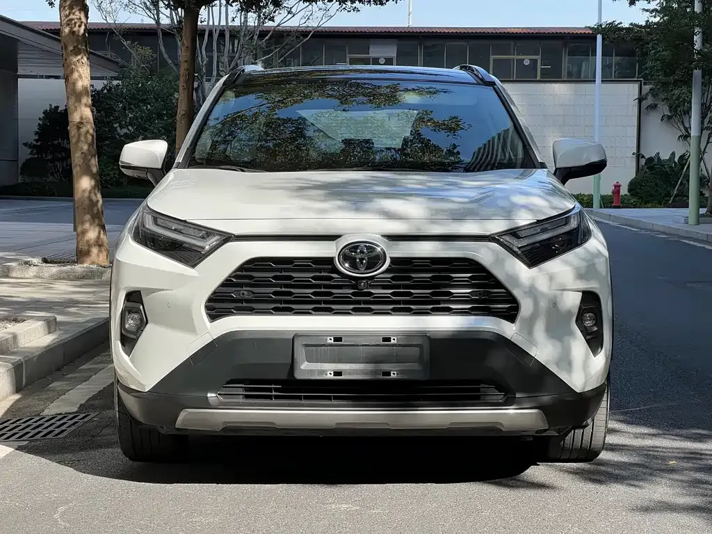 Toyota RAV4 — фото 3
