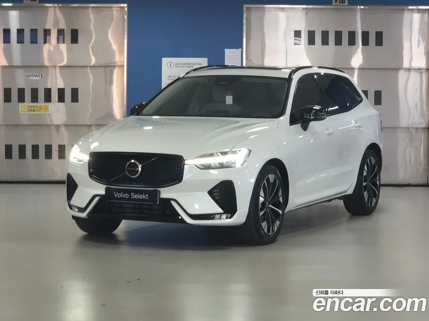 Volvo XC60 — фото 1