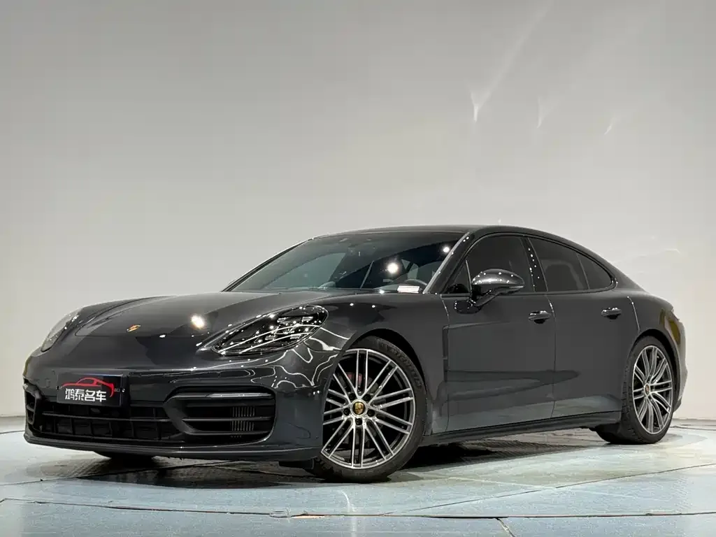 Porsche Panamera — фото 1