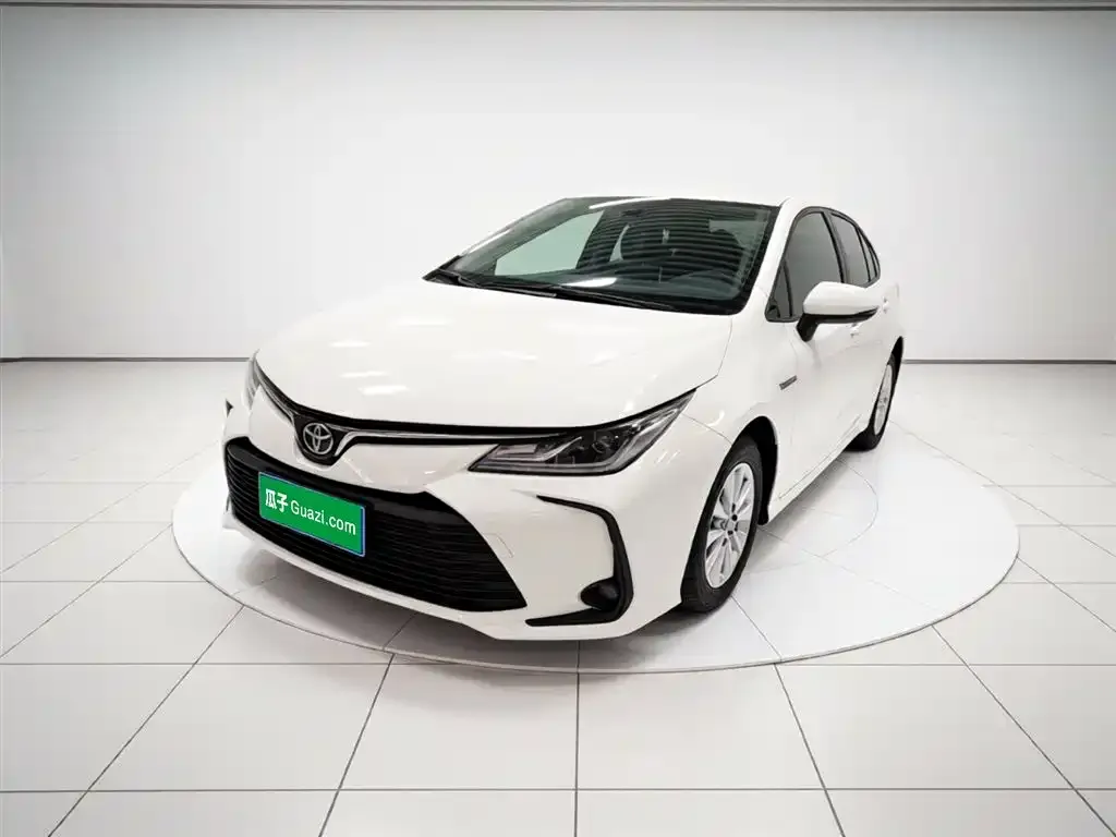 Toyota Corolla — фото 1