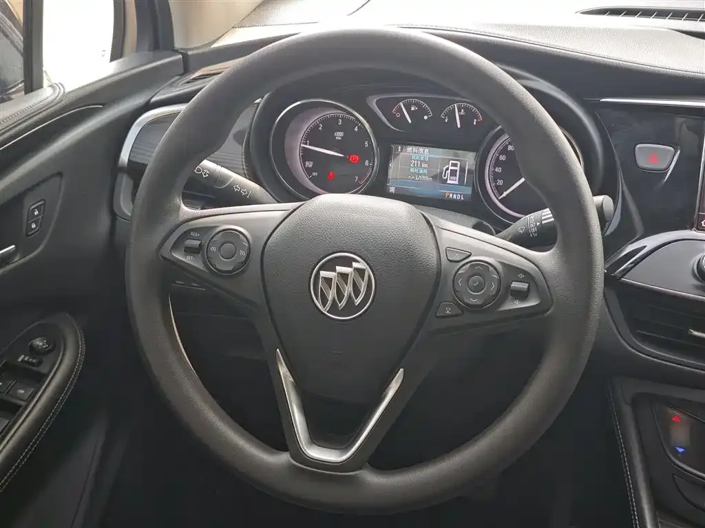 Buick Envision Plus — фото 5