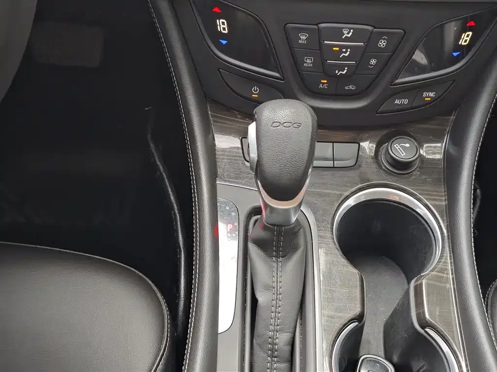 Buick Envision Plus — фото 3