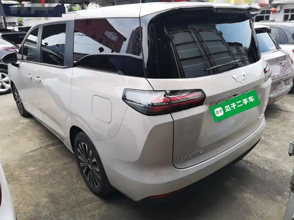 Wuling Starlight 730 New Energy — фото 6
