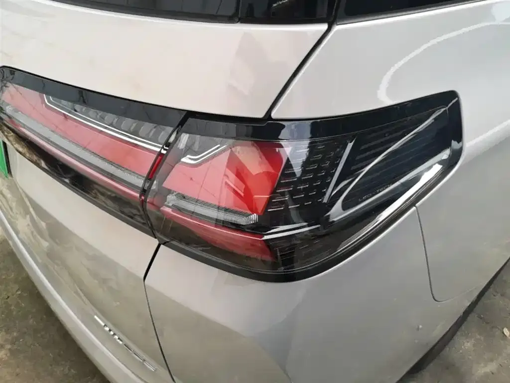 Wuling Starlight 730 New Energy — фото 2
