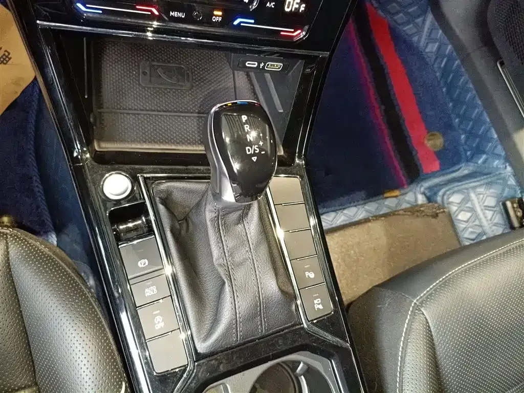 Volkswagen Passat — фото 10