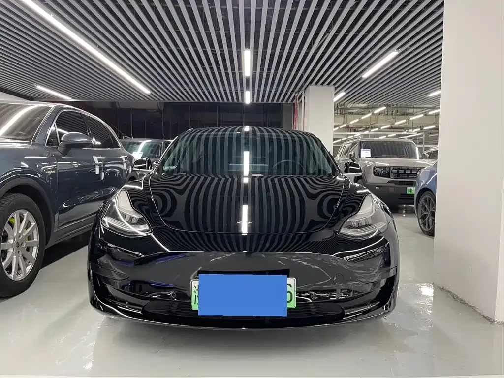 Tesla Model 3 — фото 10
