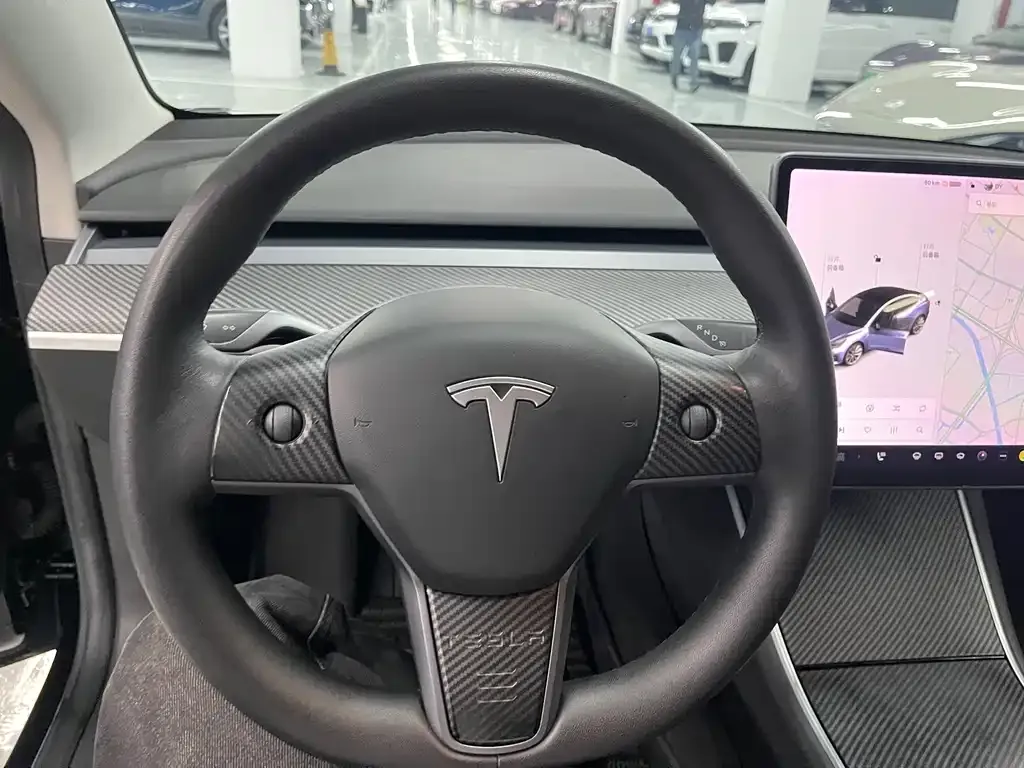 Tesla Model 3 — фото 7