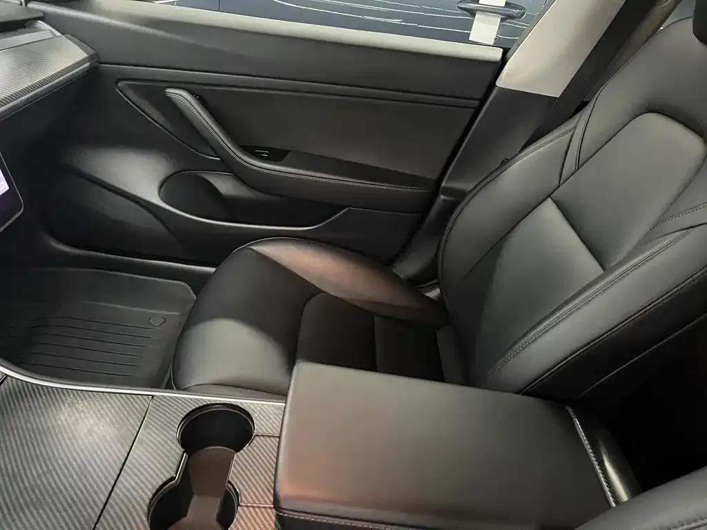 Tesla Model 3 — фото 3