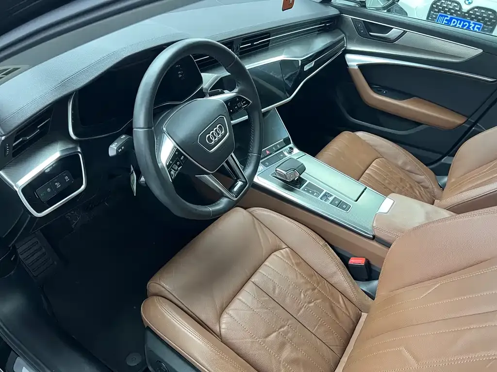 Audi A6L — фото 8