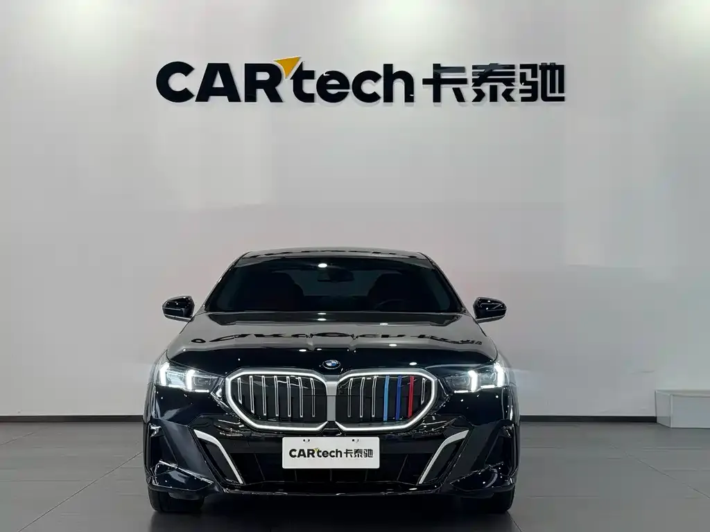 BMW 5 Series — фото 2