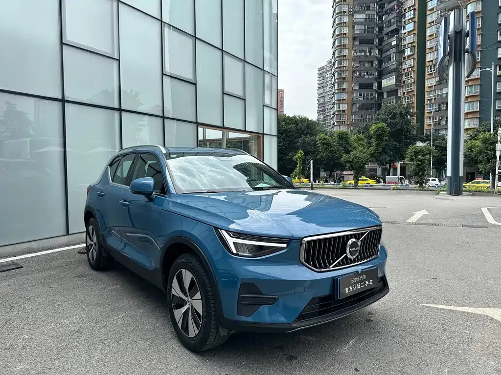Volvo XC40 — фото 3