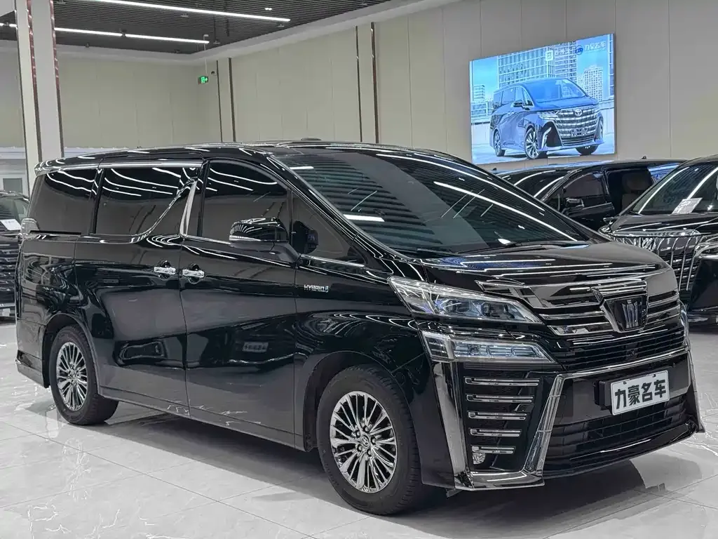 Toyota Vellfire — фото 2