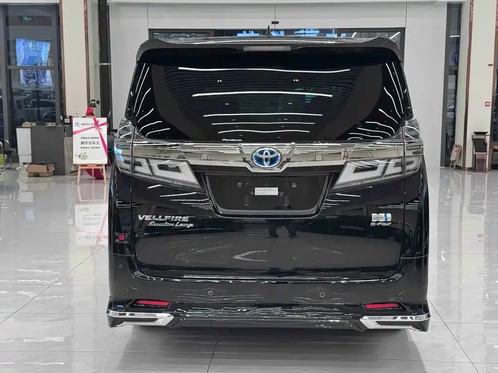 Toyota Vellfire — фото 6