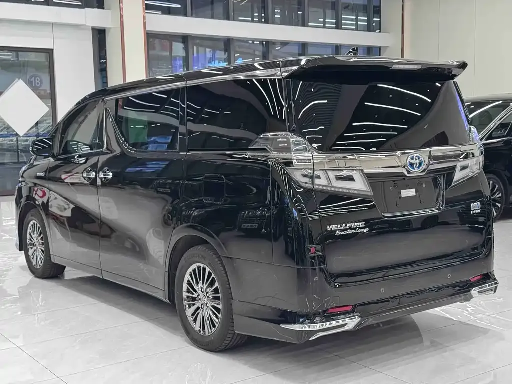 Toyota Vellfire — фото 9