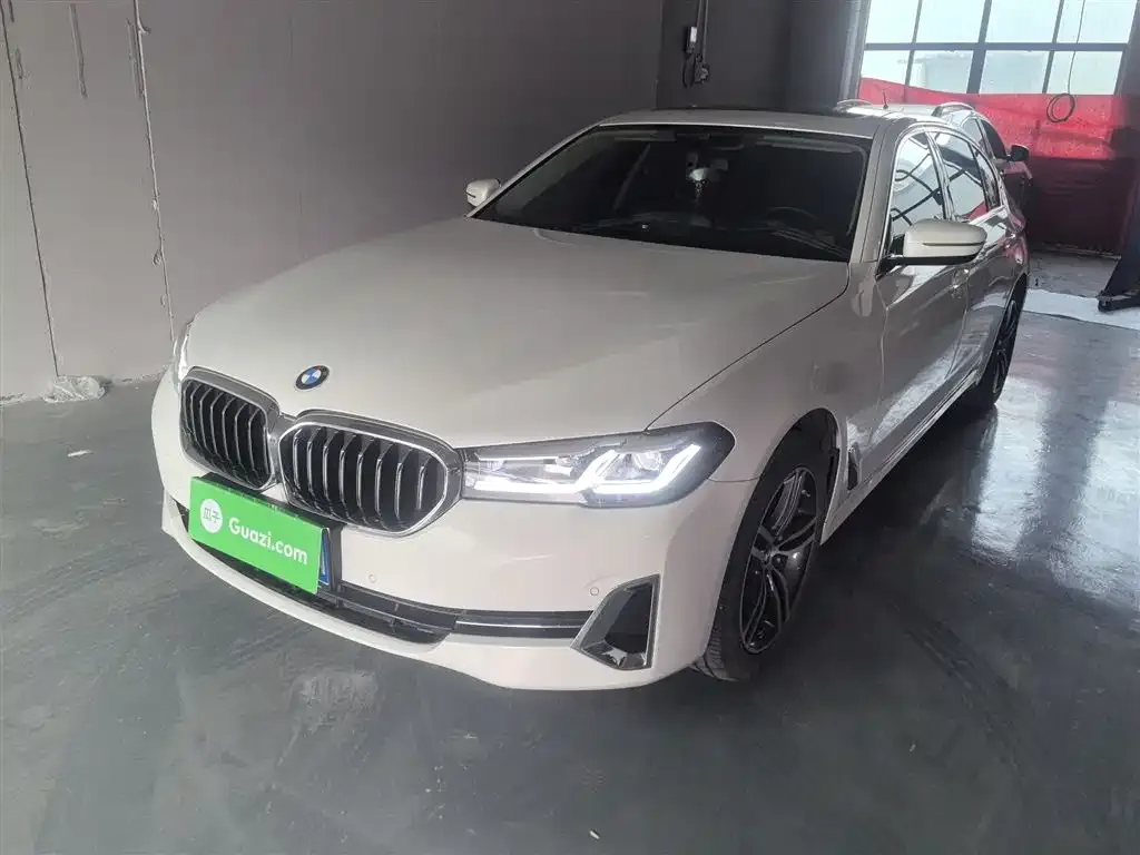 BMW 5 Series — фото 1
