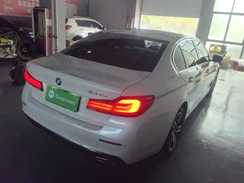 BMW 5 Series — фото 10