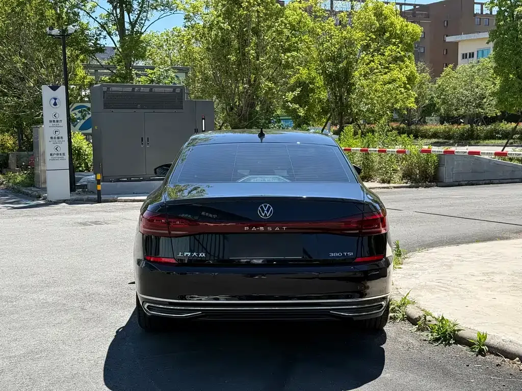 Volkswagen Passat — фото 9