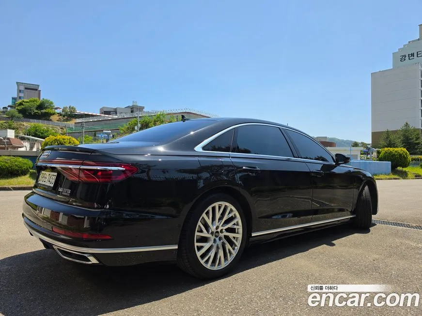 Audi A8 — фото 6