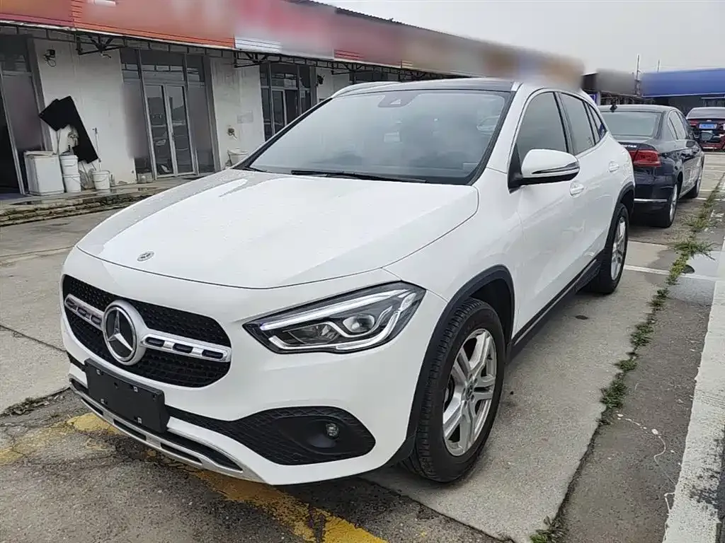 Mercedes-Benz GLA — фото 1