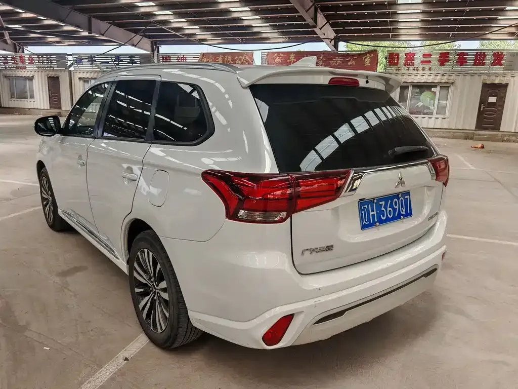 Mitsubishi Outlander — фото 3