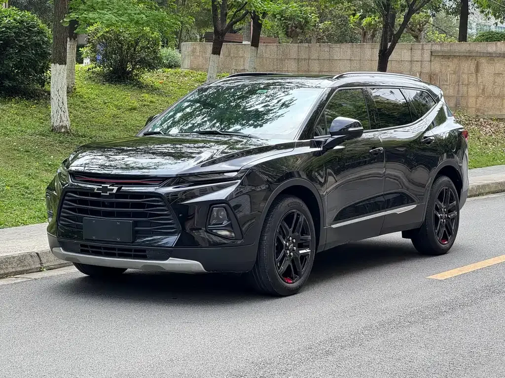 Chevrolet Blazer — фото 1