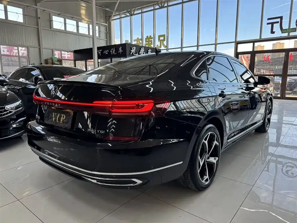 Volkswagen Passat — фото 8