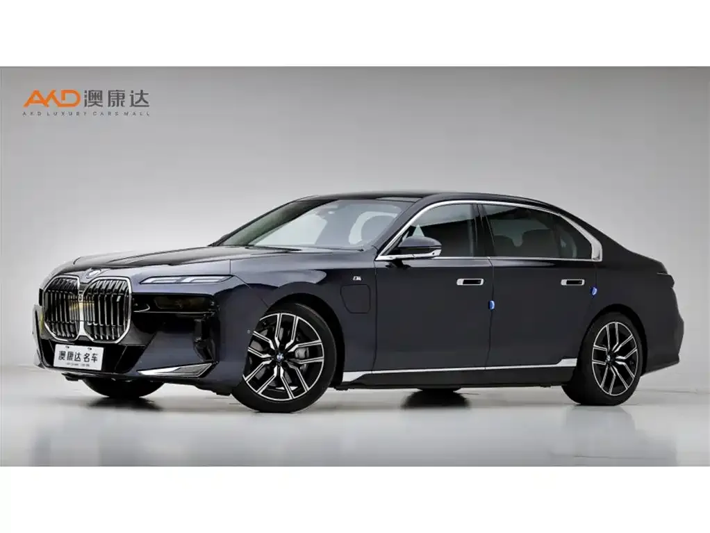 BMW i7 — фото 1