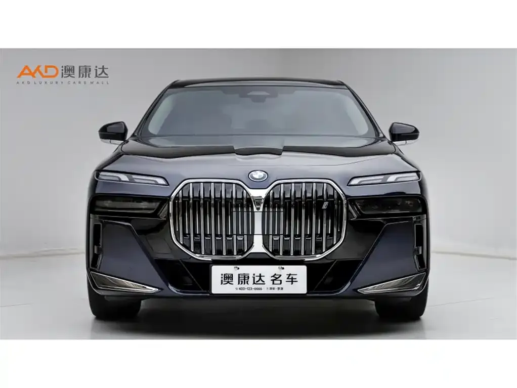 BMW i7 — фото 4