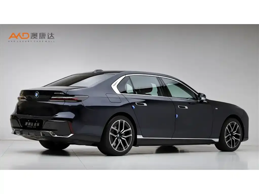 BMW i7 — фото 3