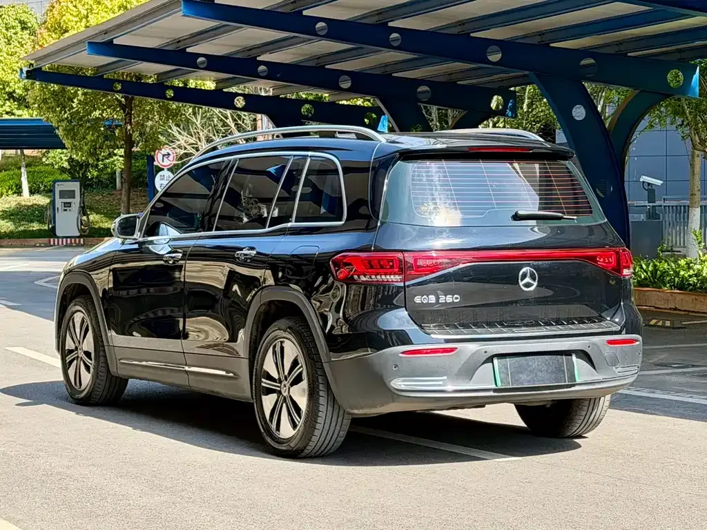 Mercedes-Benz EQB — фото 10