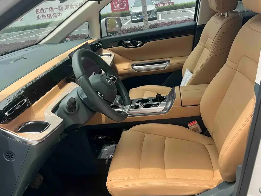 GAC Motor Trumpchi E8 — фото 8