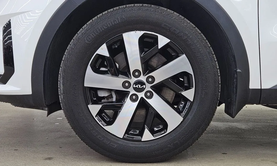 Kia Sorento — фото 10