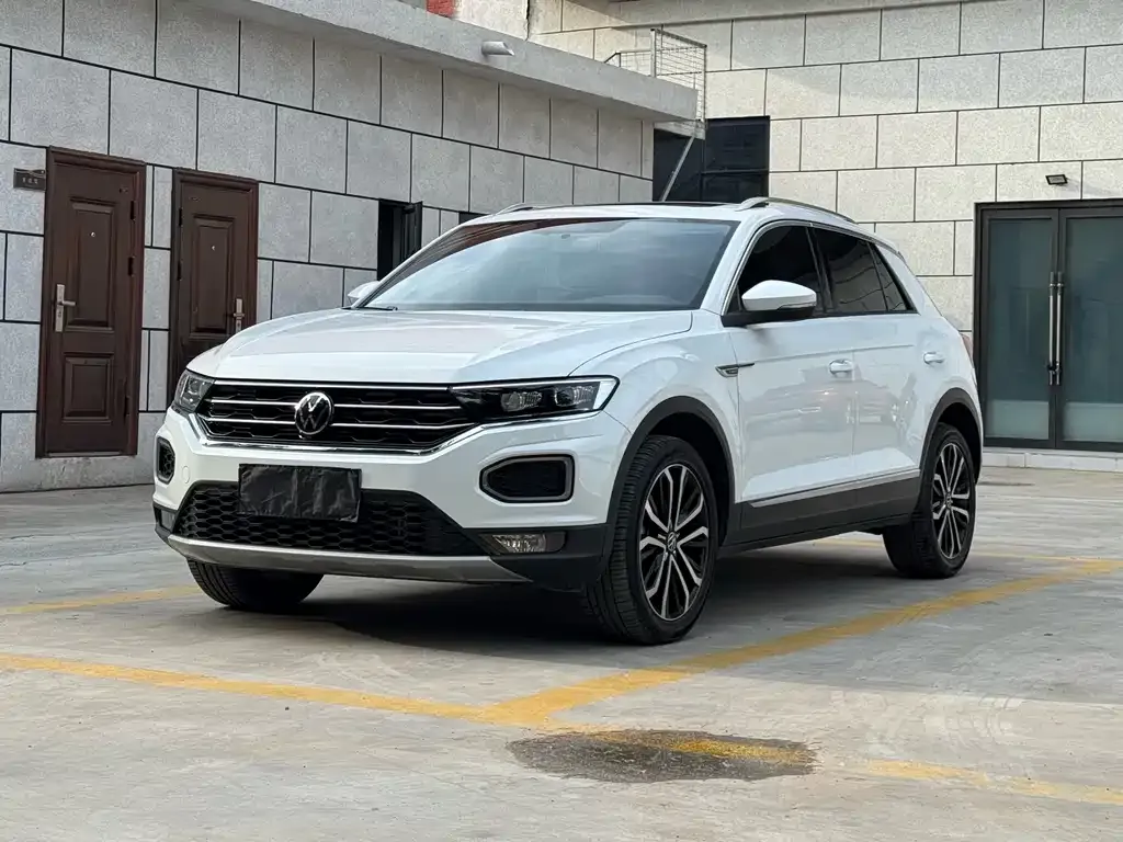 Volkswagen T-Roc — фото 1
