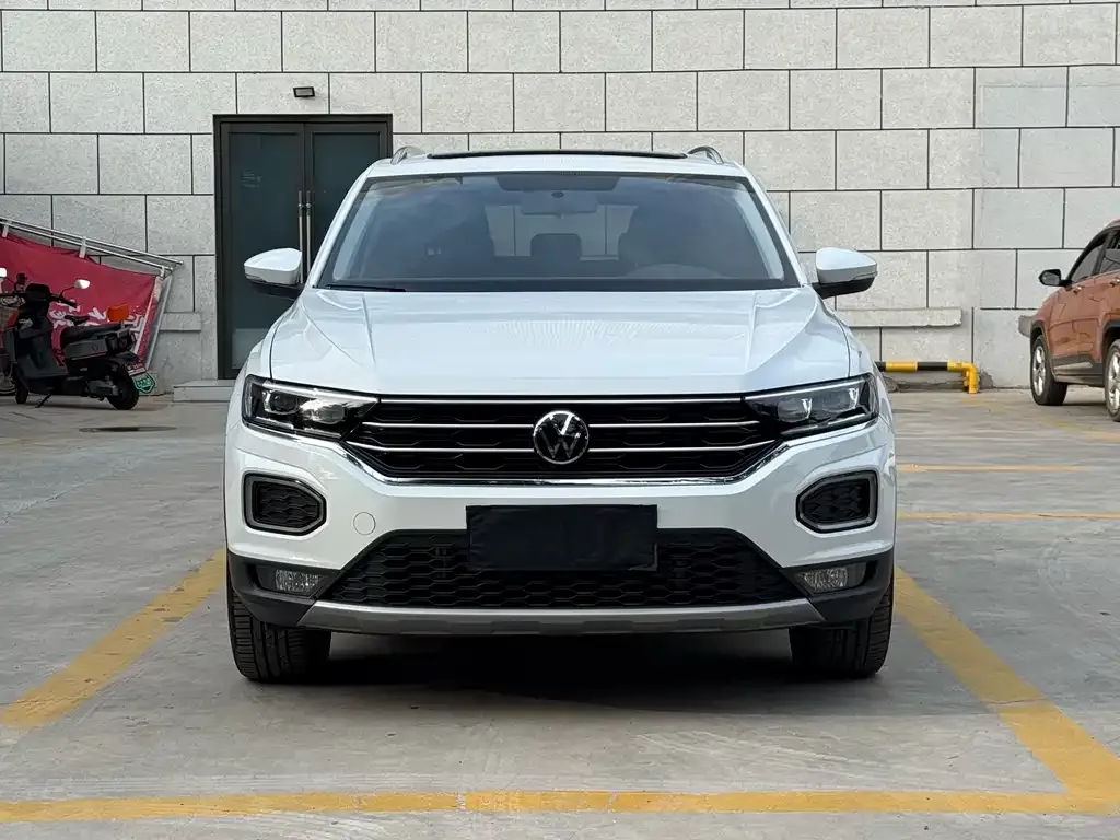 Volkswagen T-Roc — фото 10