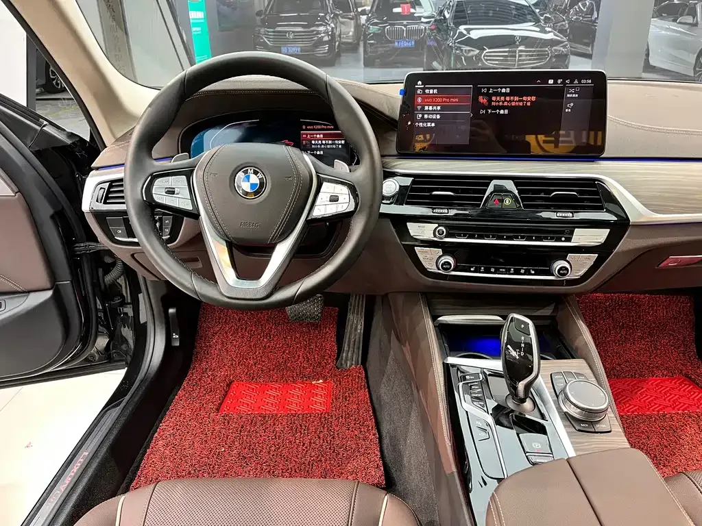 BMW 5 Series — фото 10