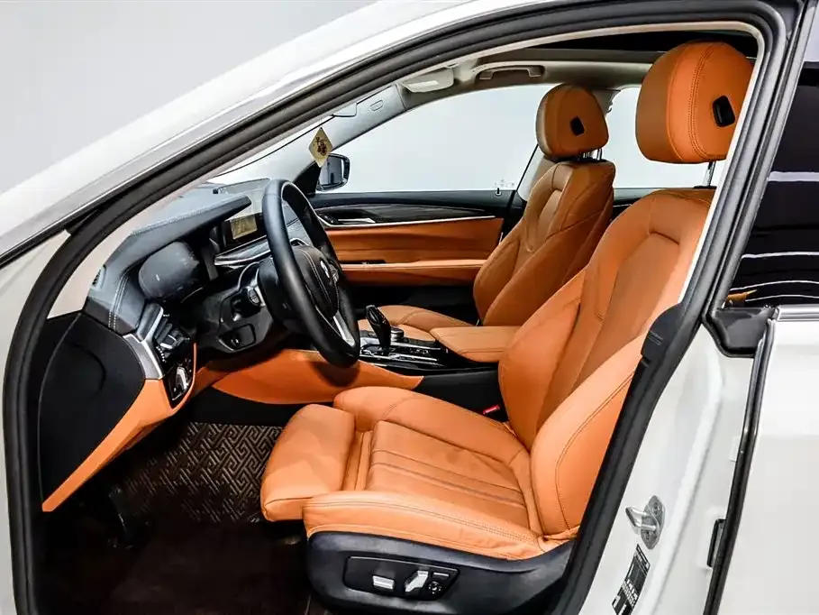 BMW 6 Series GT — фото 10