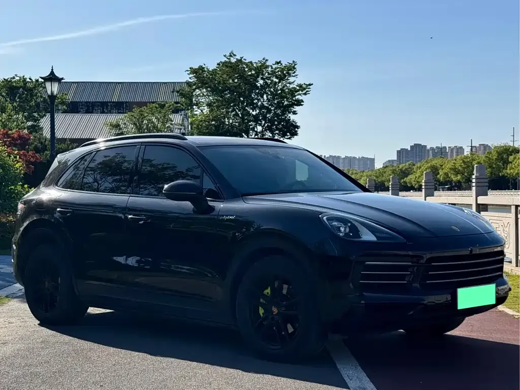 Porsche Cayenne Hybrid — фото 1