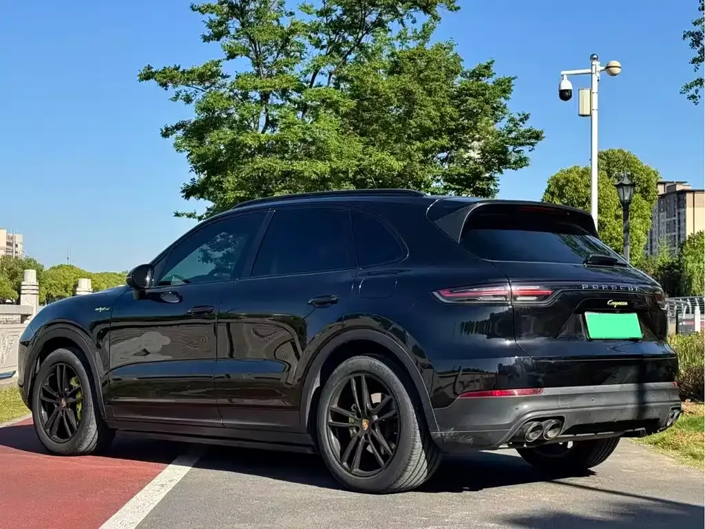 Porsche Cayenne Hybrid — фото 6