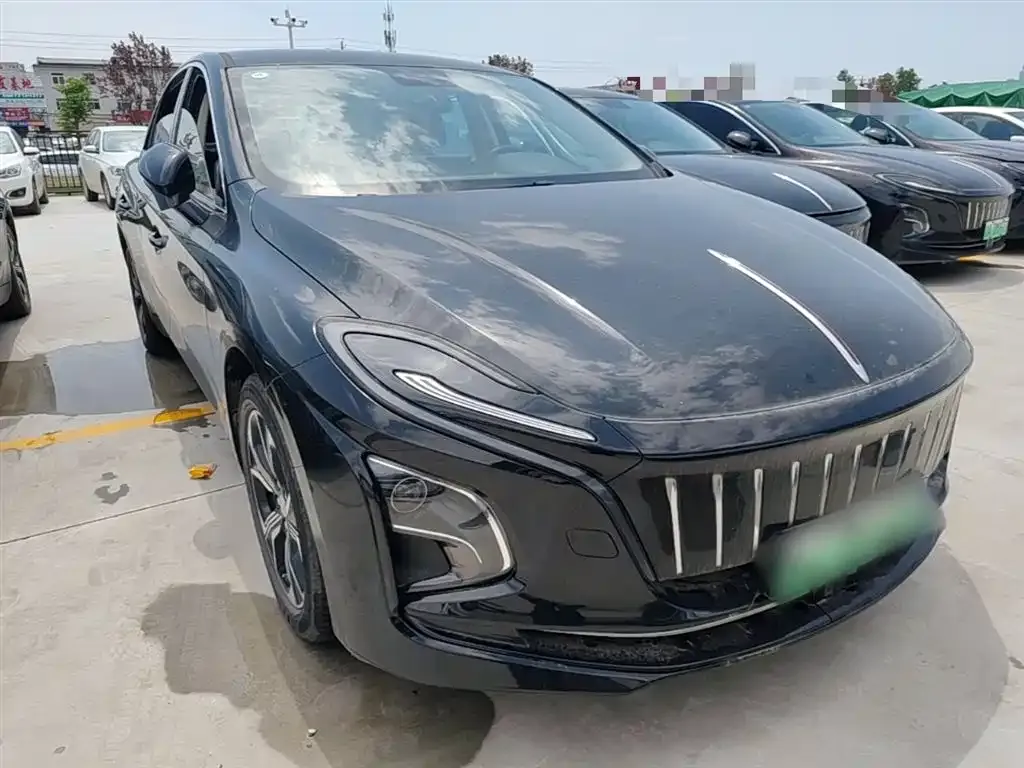 Hongqi E-QM5 — фото 9