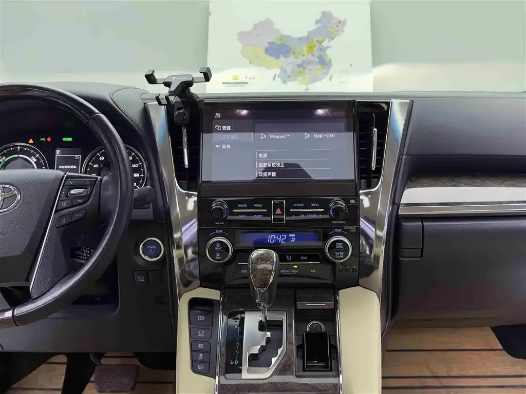 Toyota Vellfire — фото 4