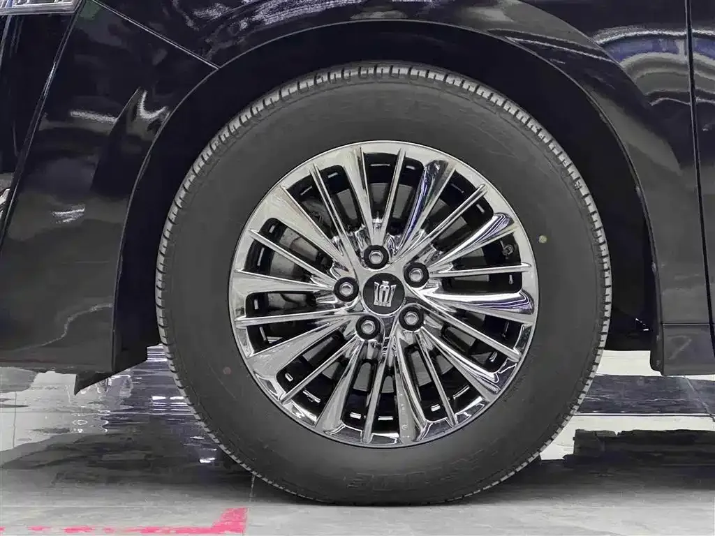 Toyota Vellfire — фото 6