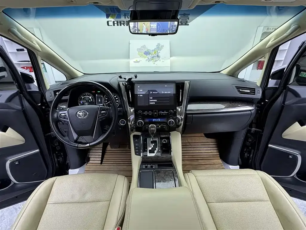Toyota Vellfire — фото 10